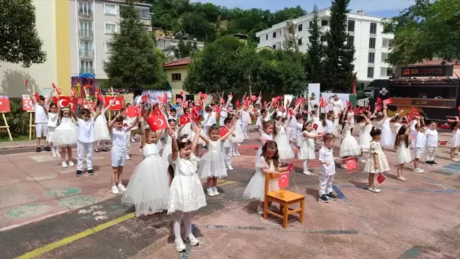 Salıpazarı Anaokulu'nda Yılsonu Etkinliği Düzenlendi