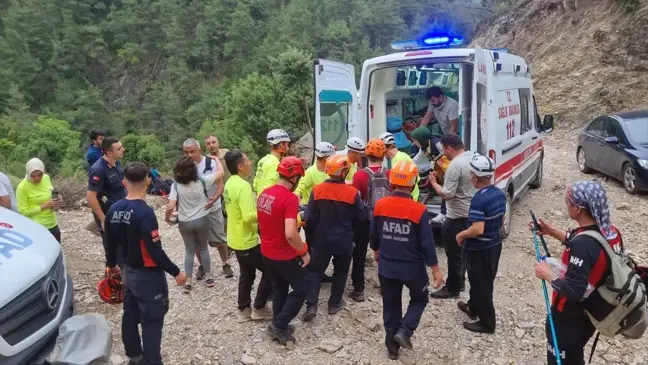 Kanyonda fenalaşan kadın AFAD ve jandarma ekipleri tarafından kurtarıldı