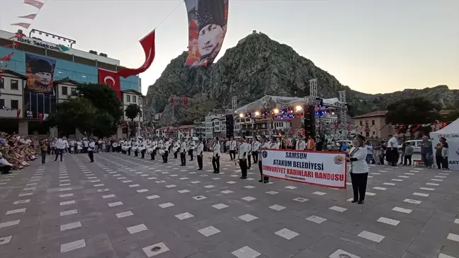 Amasya'da Cumhuriyet Kadınları Bandosu Yürüyüşü Gerçekleştirildi