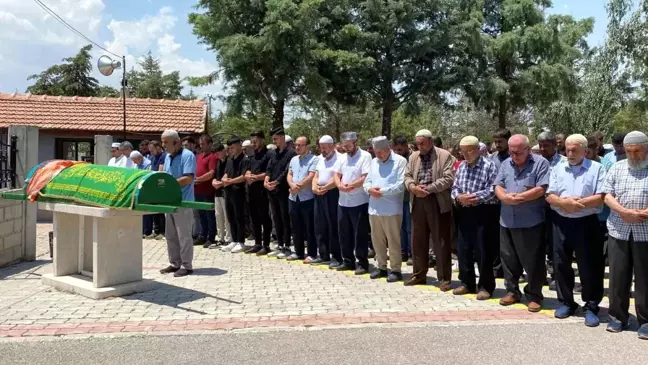 Konya'da Silahlı Saldırıda Hayatını Kaybeden Ümmü Döğer Son Yolculuğuna Uğurlandı