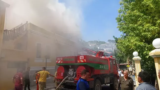 Denizli'deki tarihi mekanda çıkan yangın söndürüldü