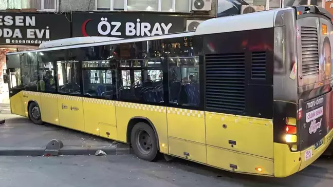 Bayrampaşa'da İETT Otobüsü Gelin Dükkanına Girdi: Yaralılar Var