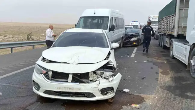 Aksaray'da Kum Fırtınası Zincirleme Kazalara Neden Oldu