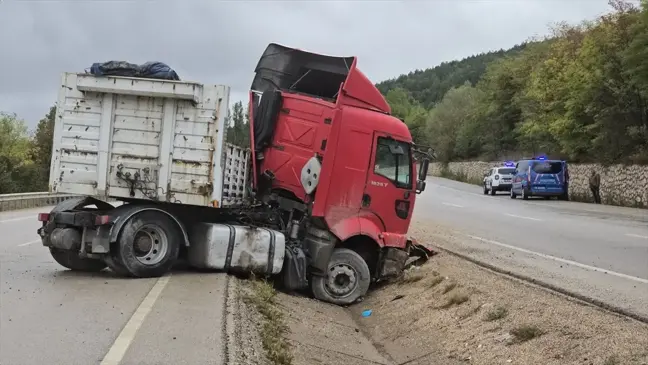 Karabük'te Trafik Kazaları: 3 Yaralı