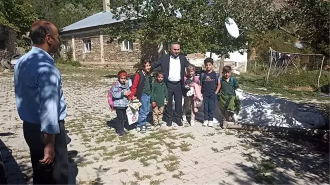 Hakkari Müftüsü Okuş, Camiler ve Din Görevlileri Haftası Kapsamında Köyleri Ziyaret Etti