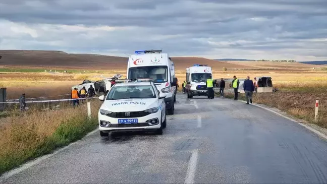 Çorum'da Servis Minibüsü ile Tanker Çarpıştı: 1 Ölü, 18 Yaralı