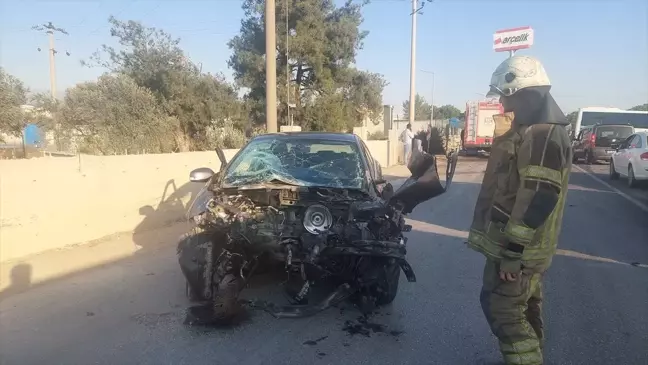 İzmir Kemalpaşa'da Otomobil ile Minibüs Çarpıştı: 1 Yaralı