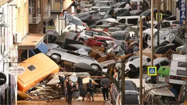 Valencia'da Şiddetli Sel Felaketi: Çok Sayıda Hayat Kaybı