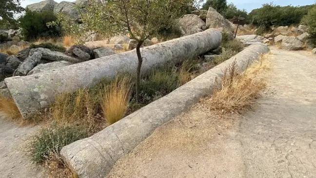 Çanakkale'de 1600 Yıllık Antik Granit Sütunlar Keşfedildi