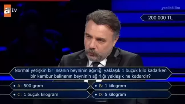 Kambur balina beyni kaç kilogramdır?