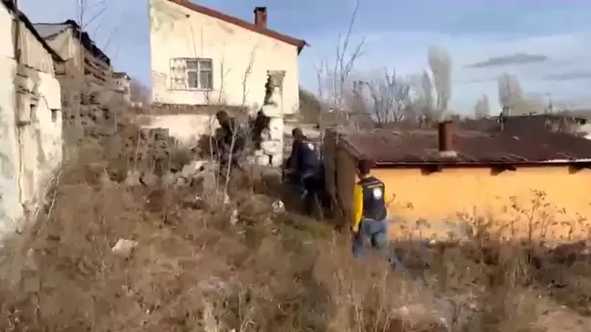 Kars'ta Düzensiz Göçmenlerle Polisin Kovalamacası