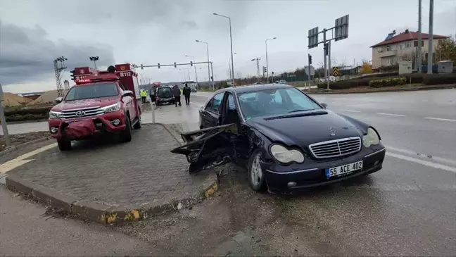 Amasya'da Cip ve Otomobil Çarpıştı: 4 Yaralı