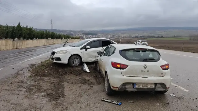 İnegöl'de Trafik Kazası: 4 Yaralı