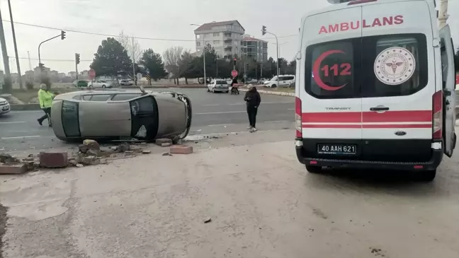 Kırşehir'de Otomobil Kazası: 2 Yaralı