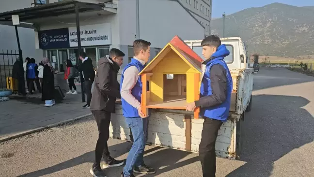 İslahiye Meslek Lisesi Öğrencilerinden Sokak Hayvanlarına Destek