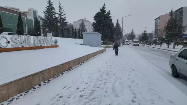 Amasya'nın Suluova İlçesinde Kar Yağışı Hayatı Olumsuz Etkiliyor