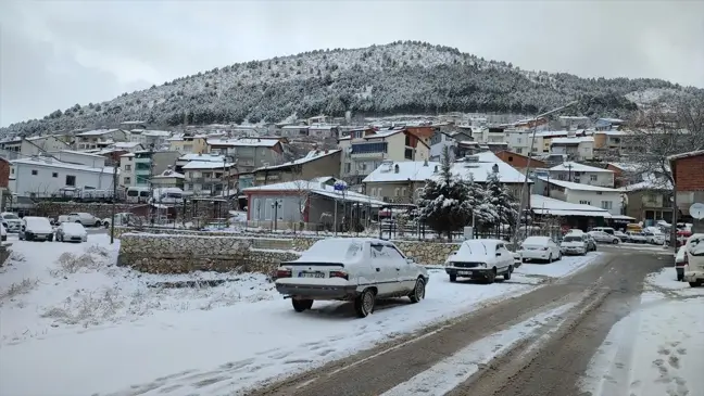 Adıyaman'da Kar Yağışı Nedeniyle 6 Köye Ulaşım Sağlanamıyor