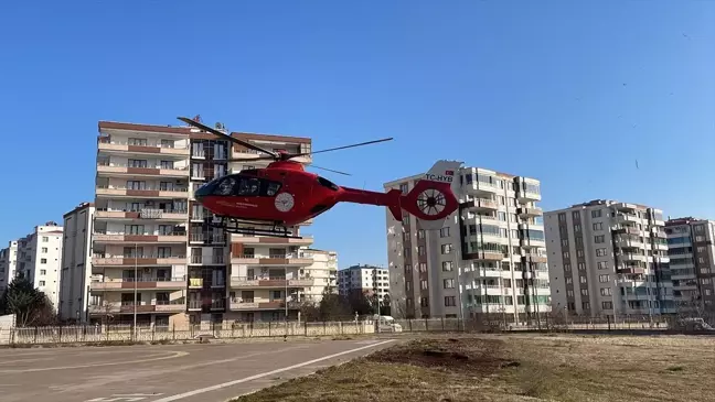 Diyarbakır'da Kalp Krizi Geçiren Şahıs Ambulans Helikopterle Hastaneye Sevk Edildi