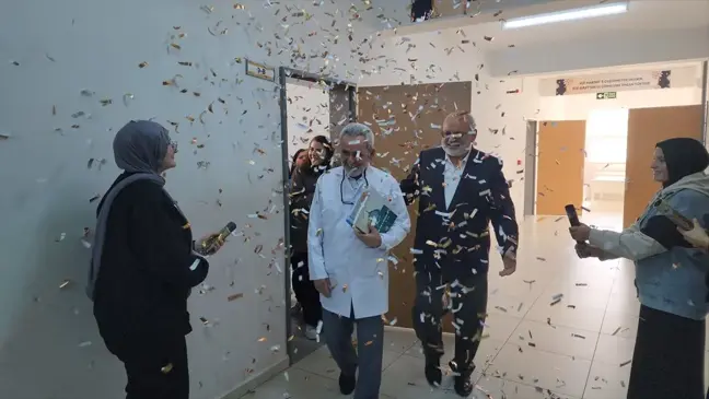 39 Yıllık Öğretmene Suluova'da Duygu Dolu Veda