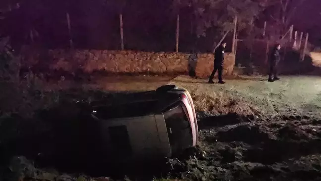 Çorum'da Dere Yatağına Devrilen Otomobilin Sürücüsü Yaralandı
