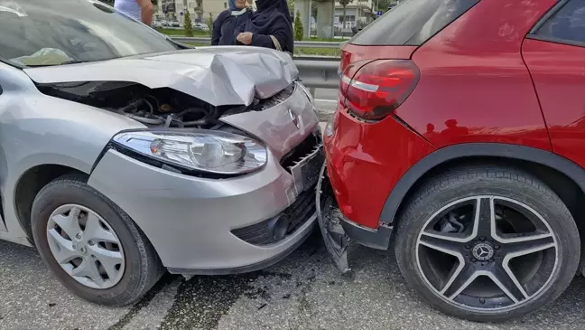 Kocaeli'de Zincirleme Trafik Kazası: 3 Yaralı
