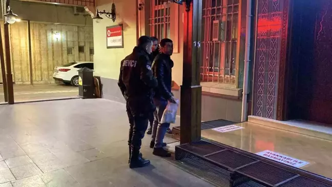 Eskişehir'de Camide Mahsur Kalan Adam Kurtarıldı