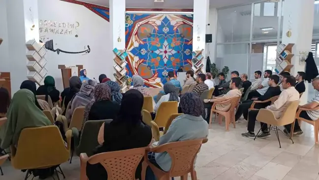 Afyonkarahisar'da Gençlere Yönelik Akademik Söyleşiler Düzenlendi