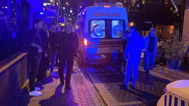 Eskişehir'de Barlar Sokağı'nda Kanlı Kavga: 19 Yaşındaki Genç Bıçaklandı