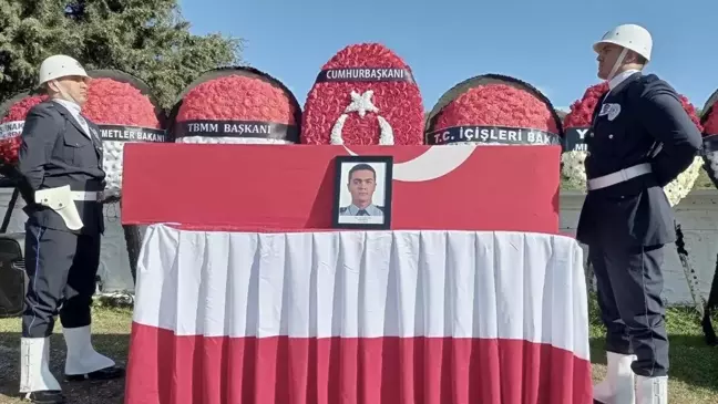 Şehit Polis Memuru Zeki Bacak Toprağa Verildi