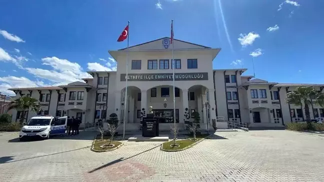 Muğla'da Göçmen Kaçakçılığı Operasyonu: 12 Tutuklama