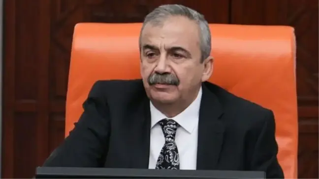 Sırrı Süreyya Önder uyandı mı?
