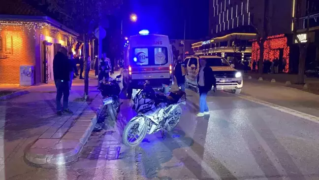 Eskişehir'de U Dönüşü Yapan Ticari Araçla Motosiklet Çarpıştı: Sürücü Yaralandı