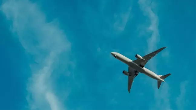 İran'da Yolcu Uçağı Teknik Arıza Nedeniyle Zorunlu İniş Yaptı