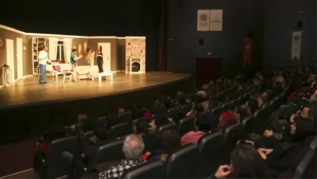 Tuhaf Bir Pazar Günü