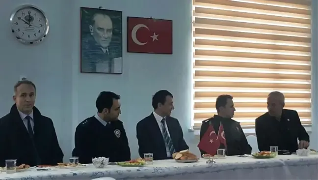 Köylüler Kaymakamdan İnternet ve Güvenlik Kamerası İstedi