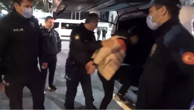 Gençler arasındaki omuz atma kavgasında 1 kişi yaralandı