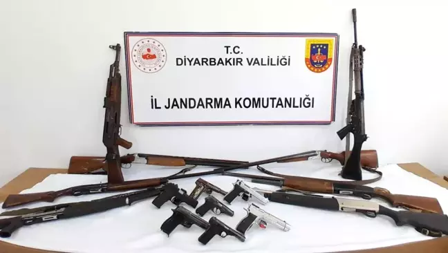 Diyarbakır'da Operasyonda Ruhsatsız ve Kayıp Silahlar Ele Geçirildi