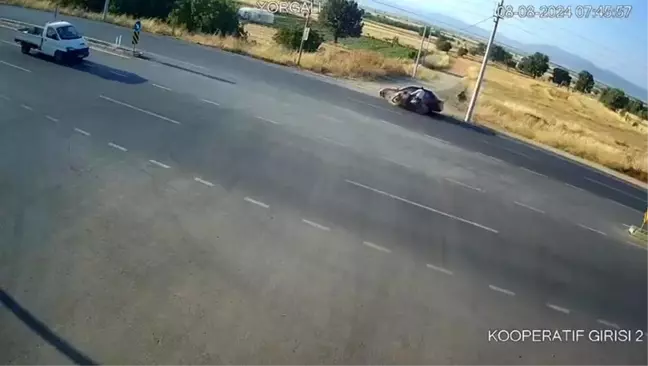 Denizli'de Motosiklet ve Otomobil Çarpışması: 4 Yaralı