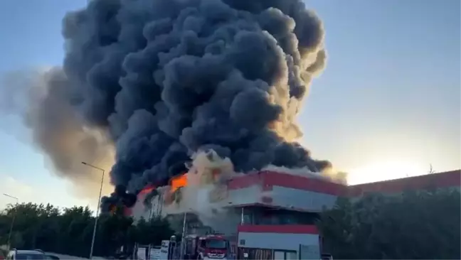 Çerkezköy'deki plastik fabrikasında çıkan yangın kontrol altına alındı