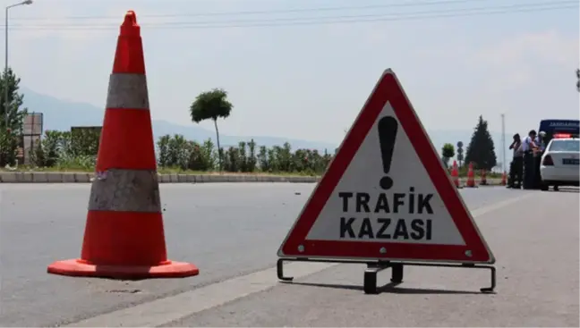 İzmir'de Trafik Kazası: 2 Yaralı