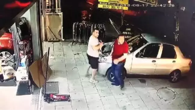 Kıl Payı Ölümden Döndüler; Kaza Anı Kamerada