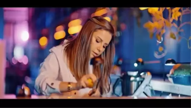 Merve Özbey - Kendine Dünya şarkı sözleri! 'Kendine Dünya' sözleri nelerdir?
