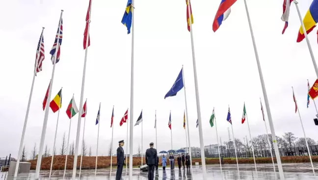 İsveç, NATO'ya resmen katıldı