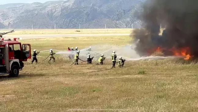 Şırnak Şerafettin Elçi Havalimanı'nda Yangın ve Acil Durum Tatbikatı Gerçekleştirildi