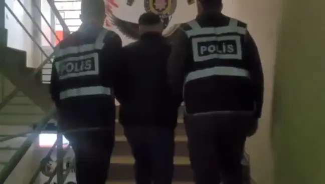 Hırsızlık Suçundan Suçüstü Yakalanan Şahısın 22 Yıl Hapis Cezası Olduğu Ortaya Çıktı