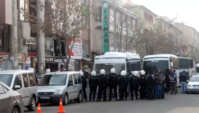 Bingöl'de Polis Hdp'li Milletvekillerinin Yürüyüşüne İzin Vermedi