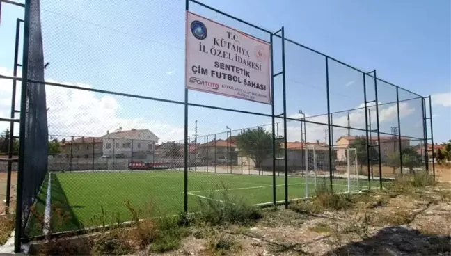 Kütahya'da 20 sentetik çim futbol sahası hizmete girdi