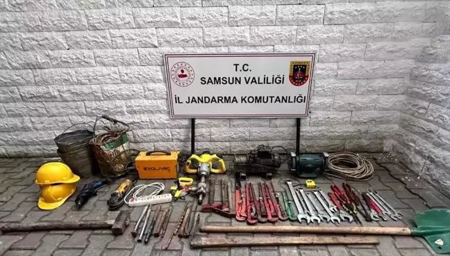 Terme'de İzinsiz Kazı Yapan 5 Kişi Gözaltına Alındı
