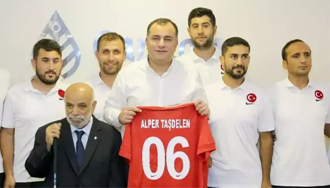 Görme engelli sporculardan Taşdelen'e ziyaret