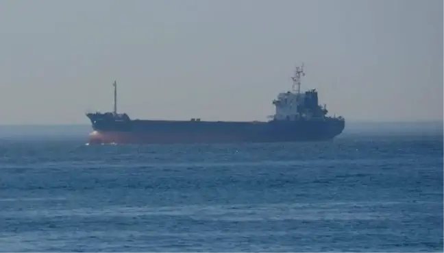 Çanakkale Boğazı'nda Dümen Arızası Yapan Gemi Karanlık Liman'a Demir Attı